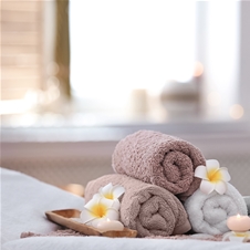Salon SkinLux, masaža obraza, vratu in dekolteja