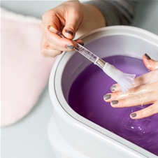 Lepotni studio Shine: parafinska nega rok