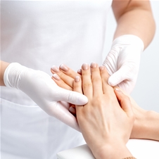 Lepotni studio Shine: parafinska nega rok