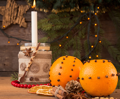 Zvočna masaža in sprostitev s pojočimi posodami Zvočna masaža in sprostitev s pojočimi posodami