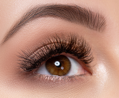 Salon Your Beauty: vihanje trepalnic in obrvi