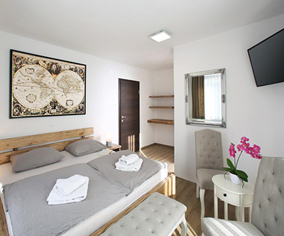 Hiša Pr' Pristavc: pravljični oddih Hiša Pr' Pristavc: pravljični oddih