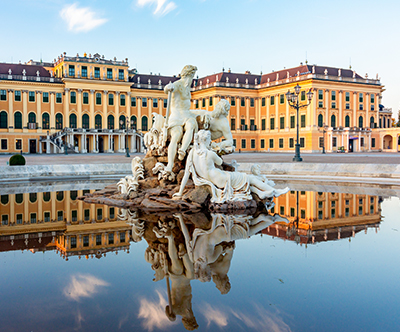 M&M Turist: Dunaj, koncert filharmonikov, Poletna noč