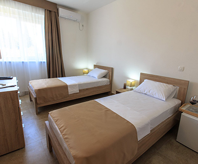 Vili Sunce, Sutomore: 7x nočitev, polni penzion