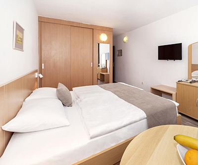 Hotel Omorika 3*, Punat, otok Krk: oddih s polpenzionom