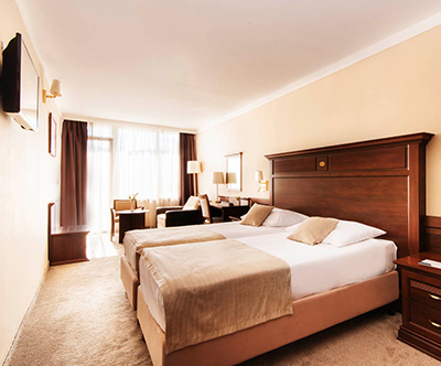 Grand hotel Neum 4*:  oddih s polpenzionom