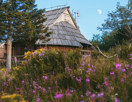 Koča Neža, koča Korošica, Velika Planina