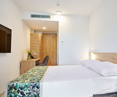 Colentum Resort Murter 3*: oddih s polpenzionom