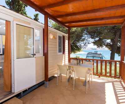 Kamp Rožac, Čiovo, Trogir: mobilne hiške Kamp Rožac, Čiovo, Trogir: mobilne hiške