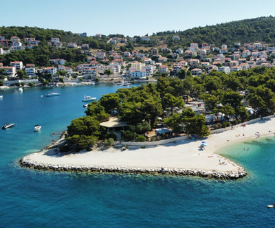 Kamp Rožac, Čiovo, Trogir: mobilne hiške Kamp Rožac, Čiovo, Trogir: mobilne hiške