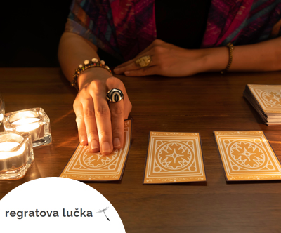 Salon regratova lučka: vedeževanje Salon regratova lučka: vedeževanje