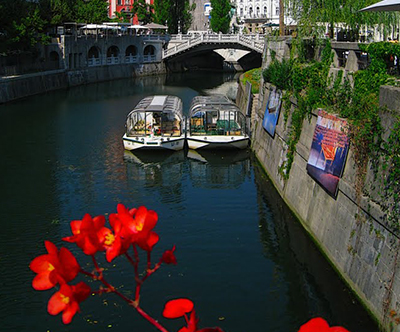 Ladjica po Ljubljanici - kupon za panoramsko vožnjo Ladjica po Ljubljanici - kupon za panoramsko vožnjo