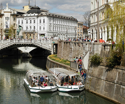 Ladjica po Ljubljanici - kupon za panoramsko vožnjo Ladjica po Ljubljanici - kupon za panoramsko vožnjo