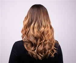 Lasje kot iz sanj: balayage, trajno kodranje ali botox