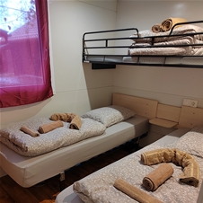 Kamp Natura 5*; Terme Olimia: oddih v mobilnih hiškah