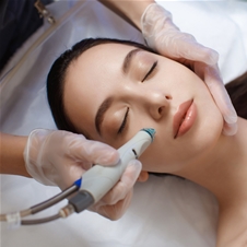 Beauty District salon, hydrafacial globinsko čiščenje