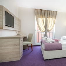 Stella Maris Hotel & Suites 3*, Vodice: polpenzion