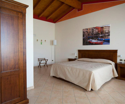 Popoln oddih ob Gardskem jezeru za 2