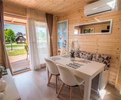 lesene hiške, počitniška vas Krone Kolpa Heaven
