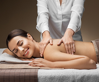 Masaža hrbta v salonu Beauty Time