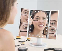 LED ogledalo s povečavo 4 v 1