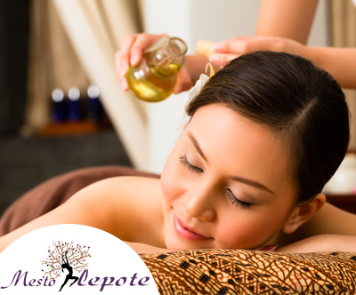 Razkošna relaksacijska masaža s toplim medenim oljem