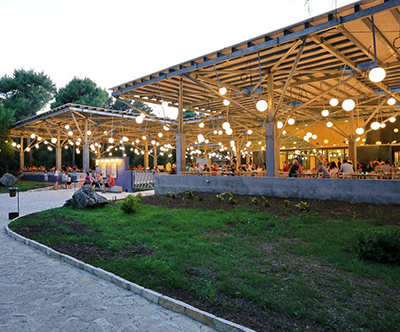 Pine Beach Pakoštane: Boom Club pocitnice za 5 oseb