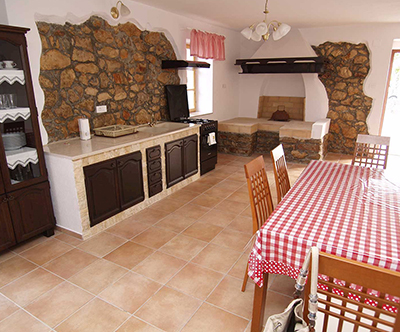 Apartmaji Veli Lošinj: pomladni oddih za 4 osebe