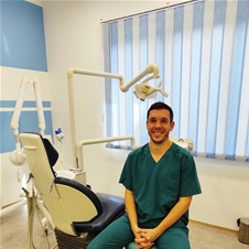 Ordinacija dr. med. dent. Aleksandar Kovačević: implant
