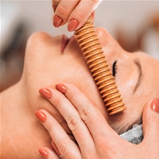 Salon Sprostilni kotiček: maderoterapija obraza, 30 min