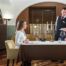 Doživeje v Rogaški: stolp Kristal + restavracija Kaiser