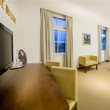 Rimske Terme, Hotel Rimski dvor ali Sofijin dvor